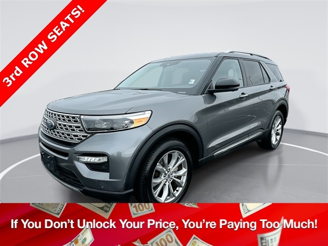 2023 Ford Explorer Limited's photo