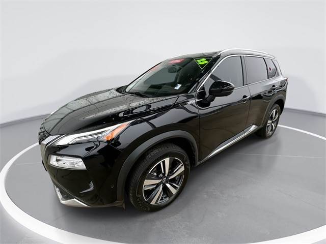 2023 Nissan Rogue Platinum's photo