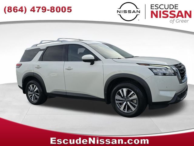 2022 Nissan Pathfinder SL 4WD's photo