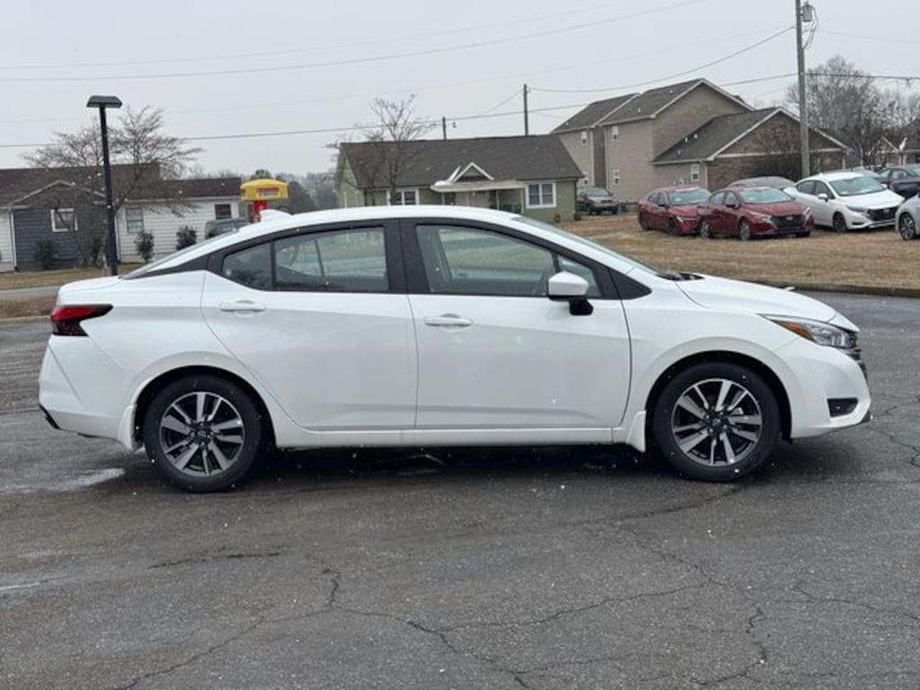 New 2025 Nissan Versa 1.6 SV Sedan
