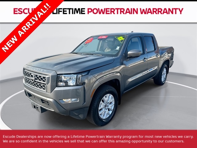 2022 Nissan Frontier SV's photo