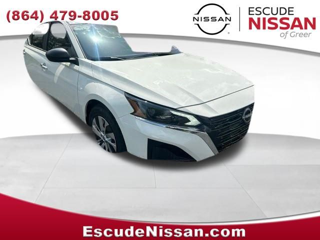 2025 Nissan Altima 2.5 S's photo