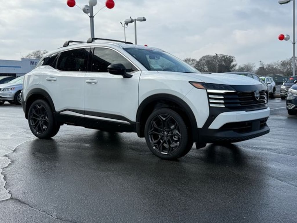 New 2026 Nissan Kicks SR SUV