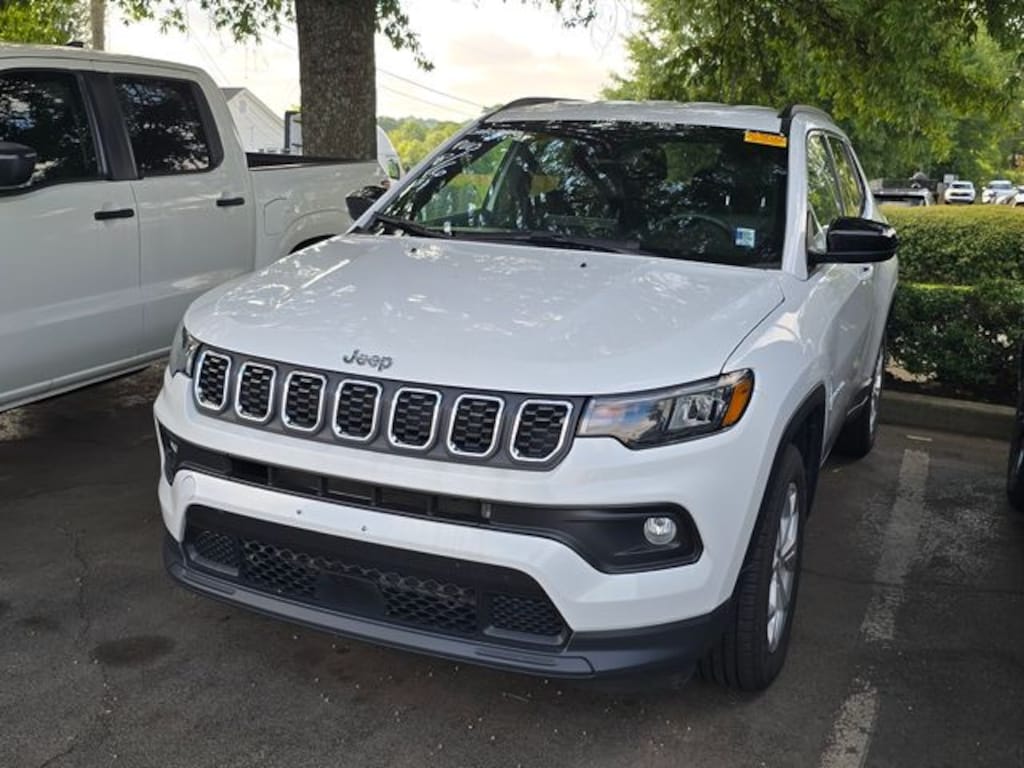Used 2024 Jeep Compass Latitude SUV