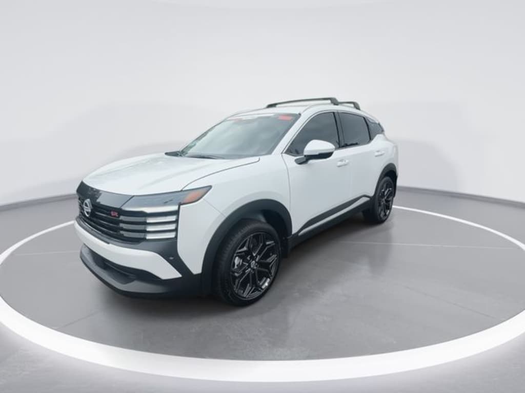 New 2025 Nissan Kicks SR SUV