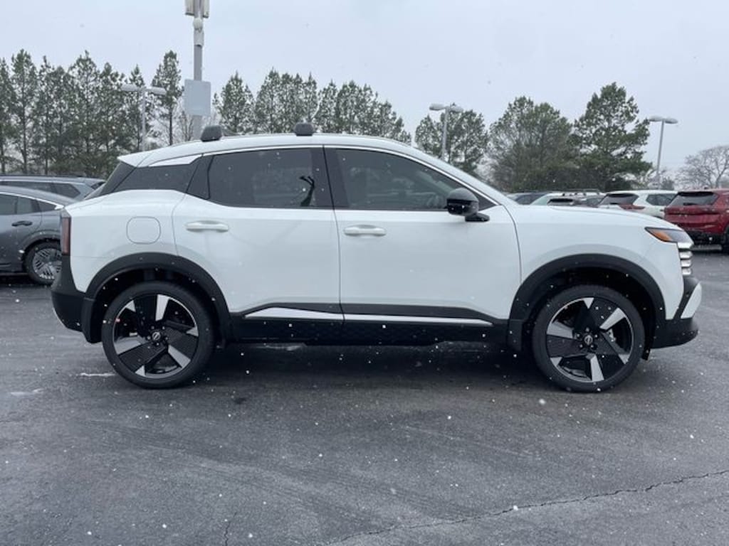 New 2026 Nissan Kicks SR SUV