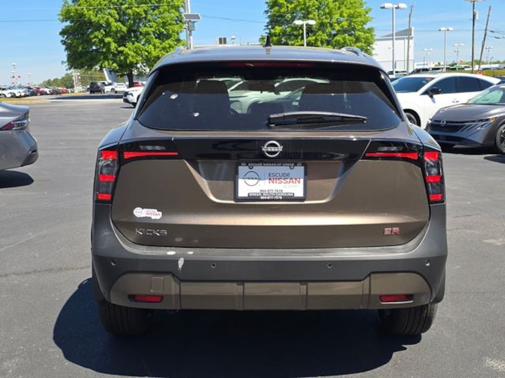 New 2026 Nissan Kicks SR SUV