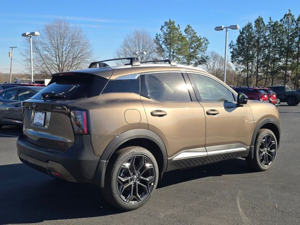 New 2026 Nissan Kicks SR SUV