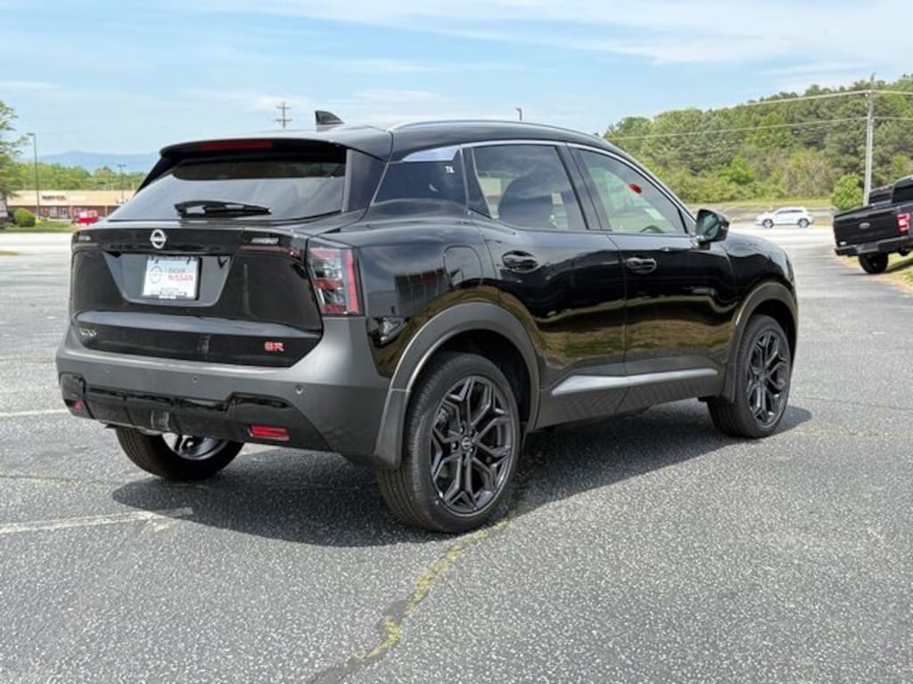 New 2026 Nissan Kicks SR SUV