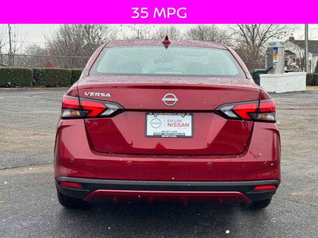 New 2025 Nissan Versa 1.6 SV Sedan