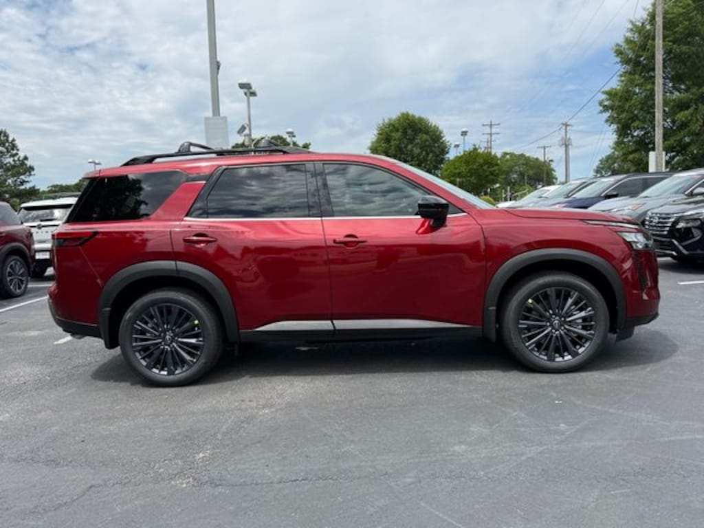 New 2026 Nissan Pathfinder SL SUV