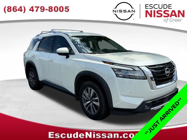 2022 Nissan Pathfinder SL 4WD's photo