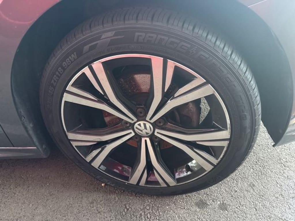 Used 2021 Volkswagen Passat 2.0T SE Sedan