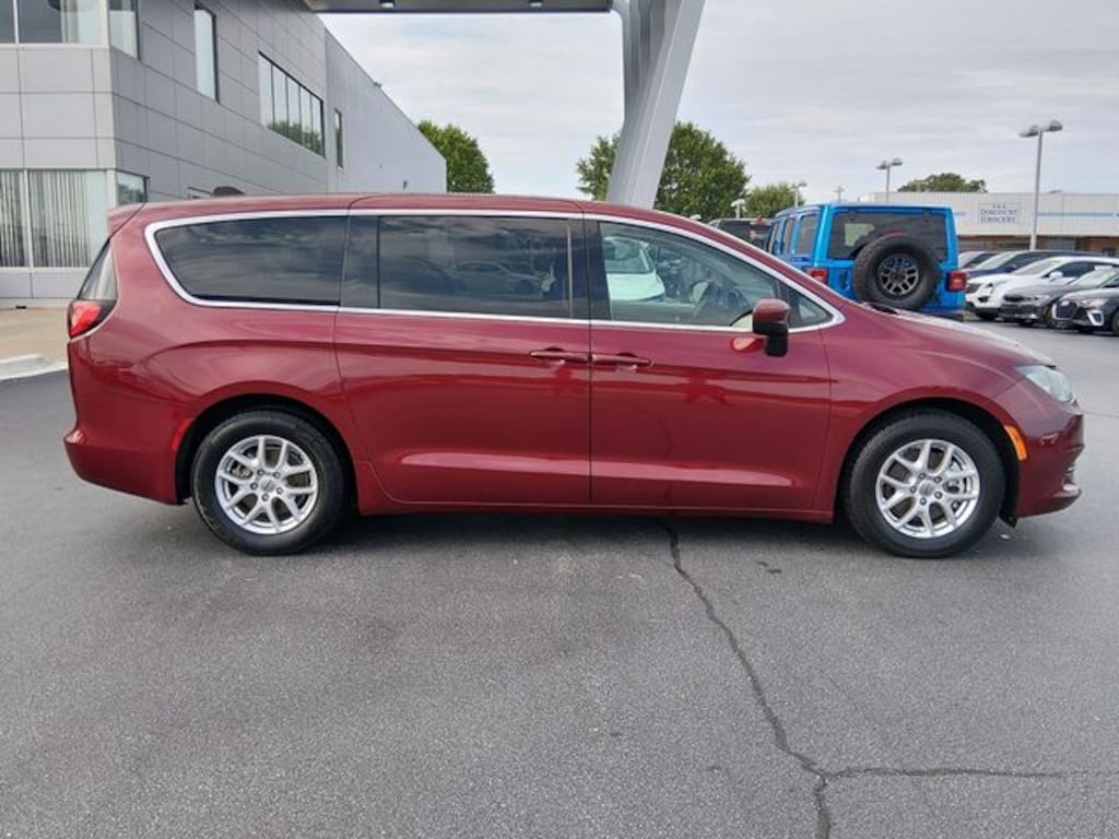 Used 2022 Chrysler