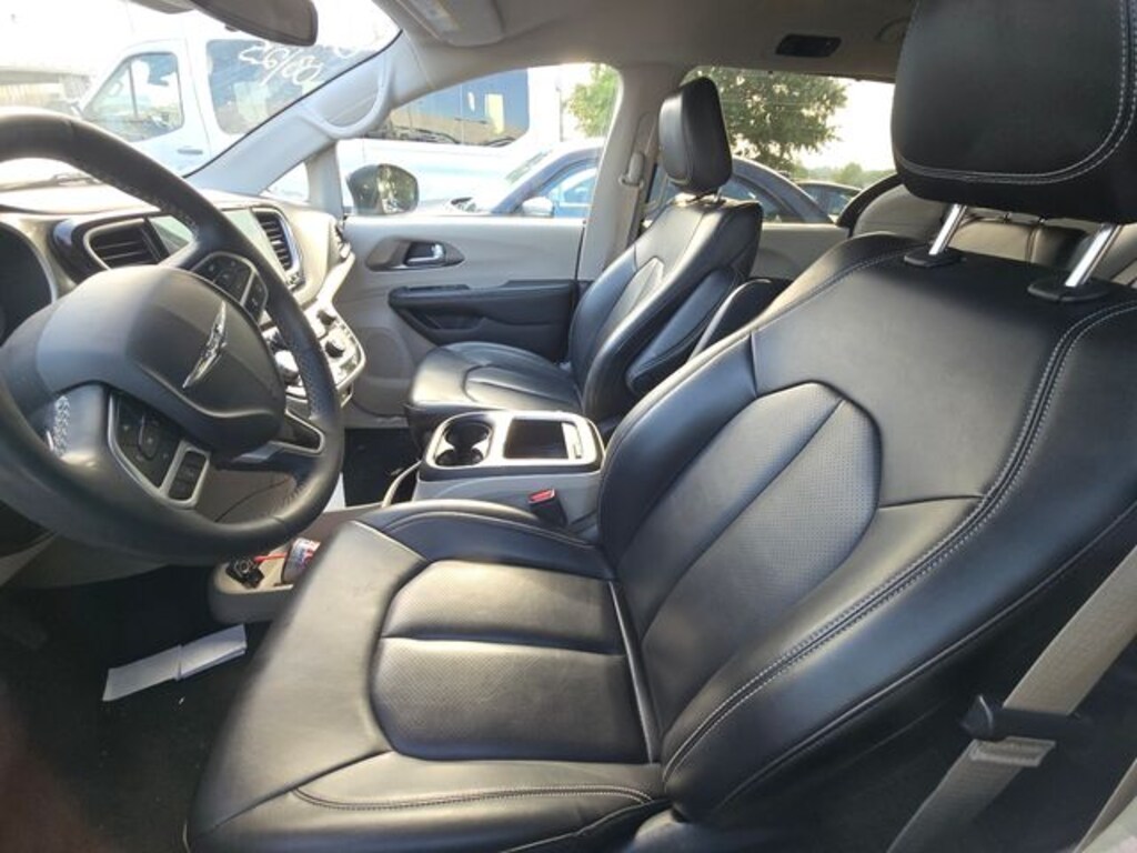 Certified 2023 Chrysler Pacifica Touring L Minivan/Van