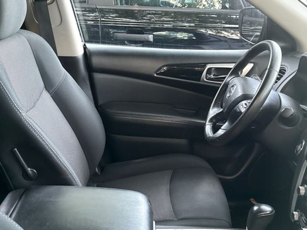 Used 2020 Nissan Pathfinder SV SUV