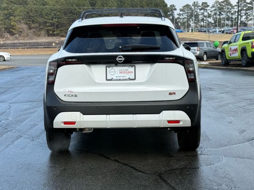 New 2026 Nissan Kicks SR SUV