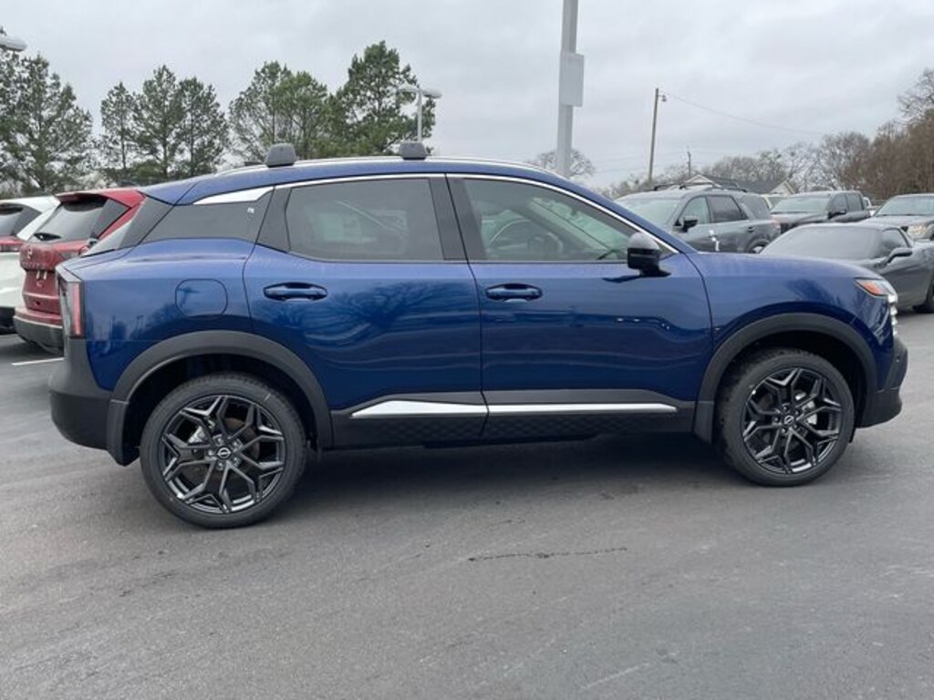 New 2026 Nissan Kicks SR SUV