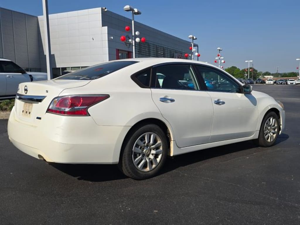 Used 2014 Nissan Altima 2.5 S Sedan