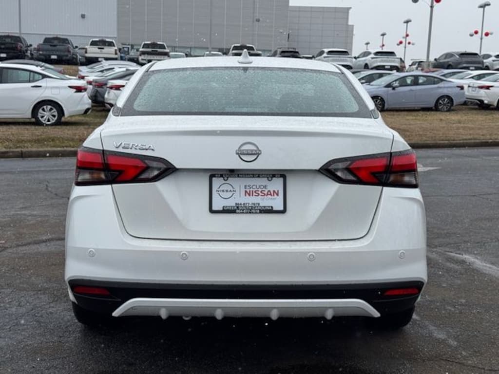 New 2025 Nissan Versa 1.6 SV Sedan