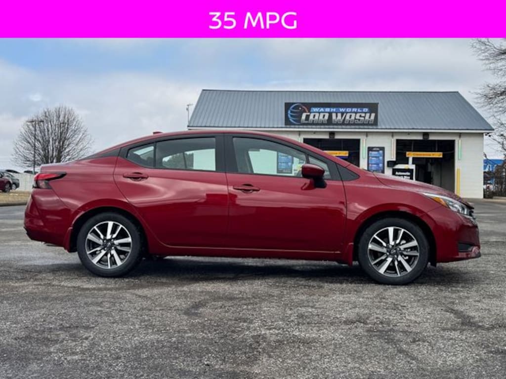 New 2025 Nissan Versa 1.6 SV Sedan