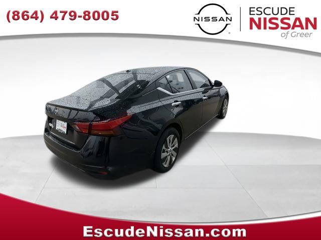 2025 Nissan Altima S - Photo 8