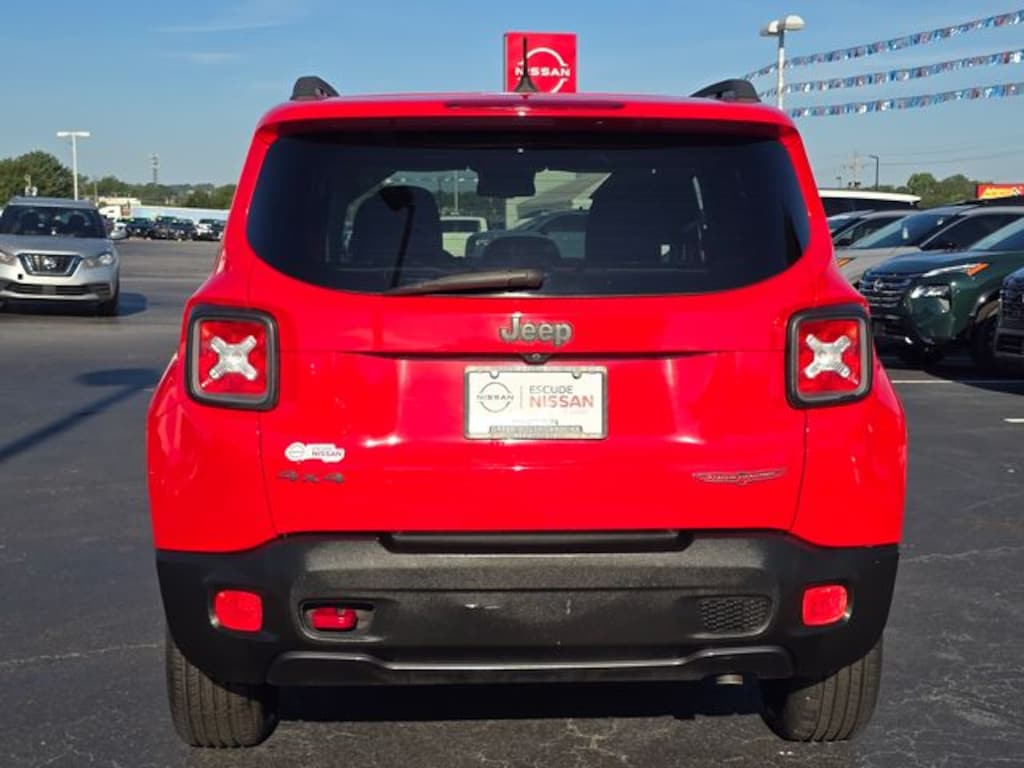 Used 2016 Jeep Renegade Trailhawk SUV