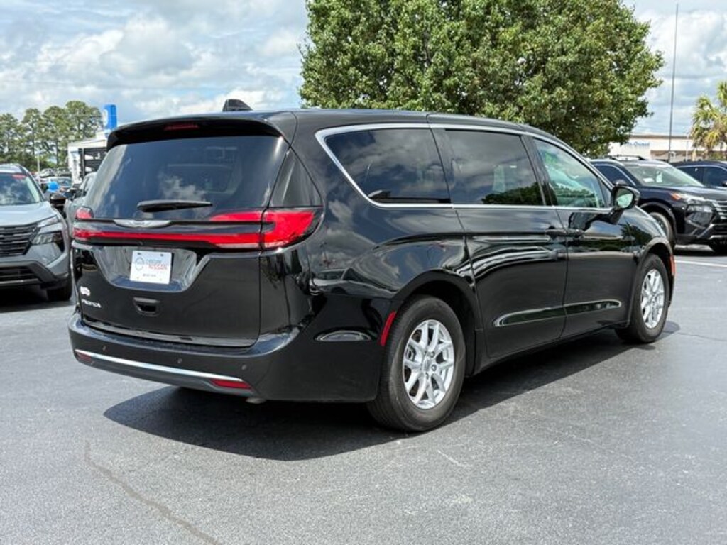 Certified 2024 Chrysler Pacifica Touring L Minivan/Van