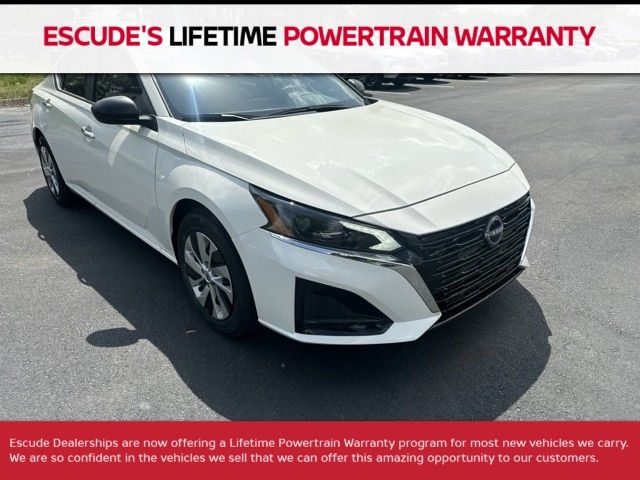 2025 Nissan Altima S's photo