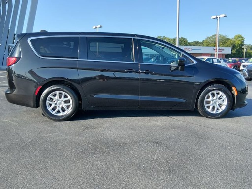 Used 2023 Chrysler Voyager LX Minivan/Van