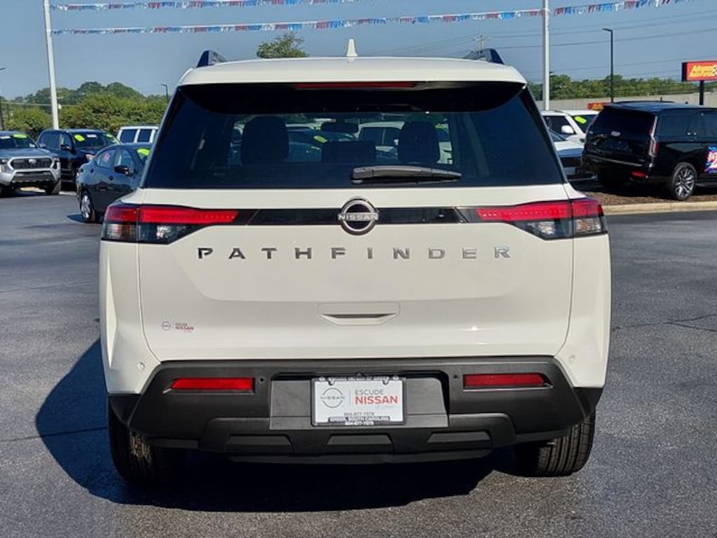 Used 2025 Nissan Pathfinder SV SUV