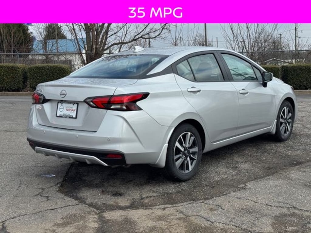 New 2025 Nissan Versa 1.6 SV Sedan