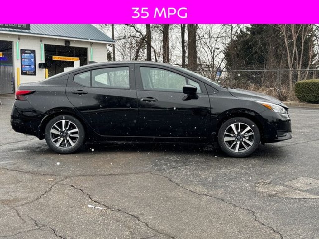 New 2025 Nissan Versa 1.6 SV Sedan