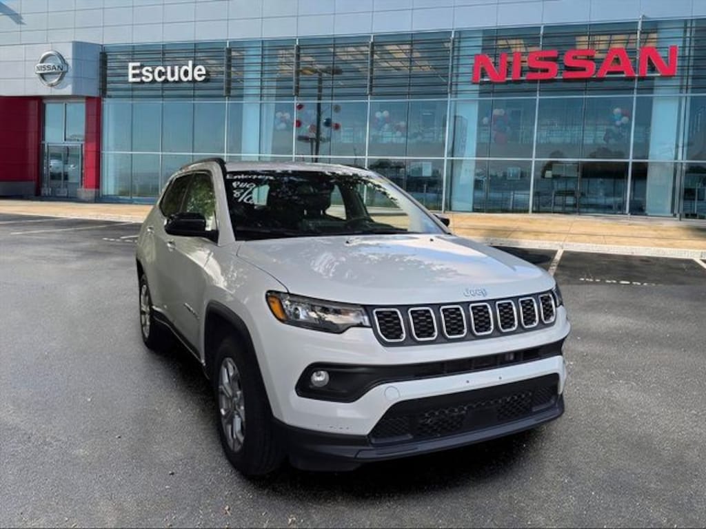 Used 2024 Jeep Compass Latitude SUV