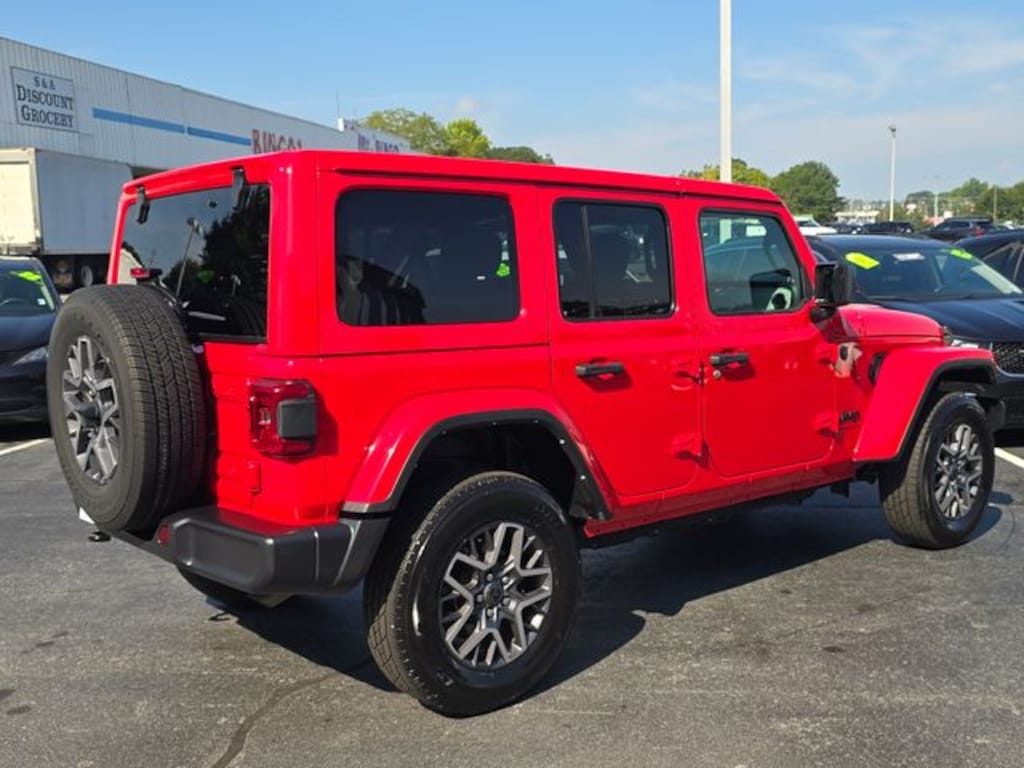 Certified 2025 Jeep Wrangler Sahara SUV