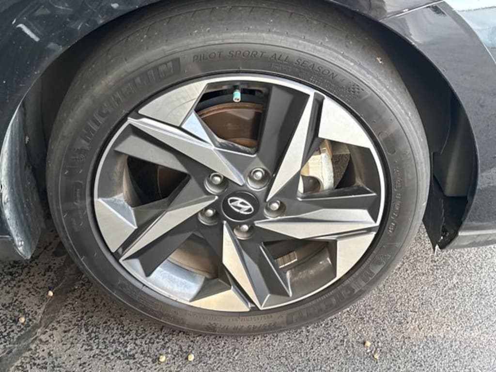 Used 2022 Hyundai Elantra Limited Sedan