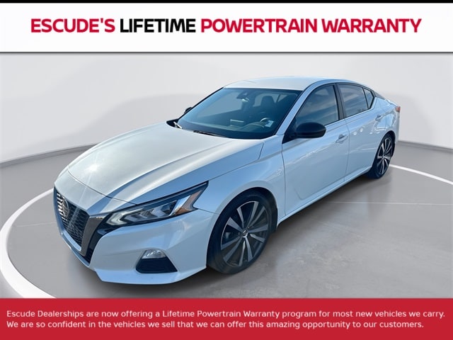 2020 Nissan Altima SR's photo