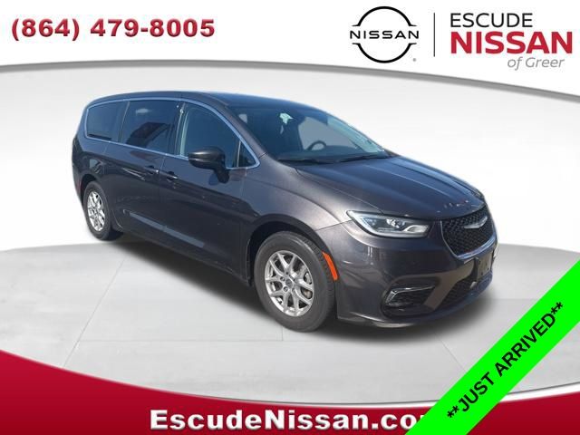 2023 Chrysler Pacifica's photo