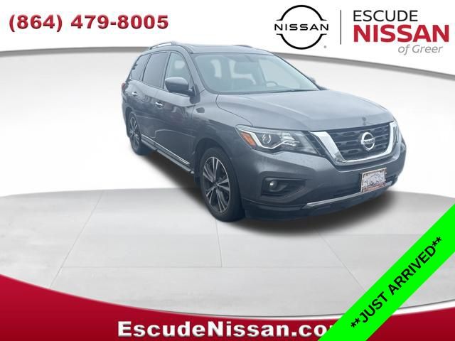 2017 Nissan Pathfinder's photo