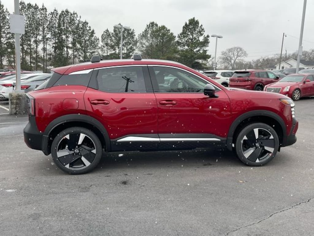 New 2026 Nissan Kicks SR SUV