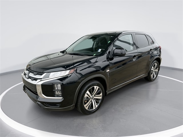 2023 Mitsubishi Outlander Sport ES's photo