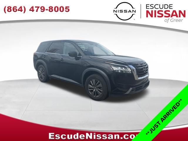 2022 Nissan Pathfinder S 2WD's photo