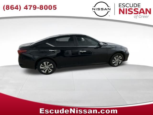 2025 Nissan Altima S - Photo 9