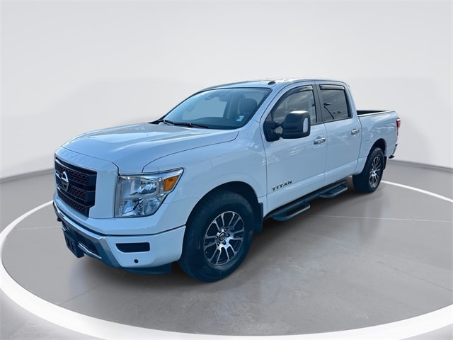 2021 Nissan Titan SV's photo