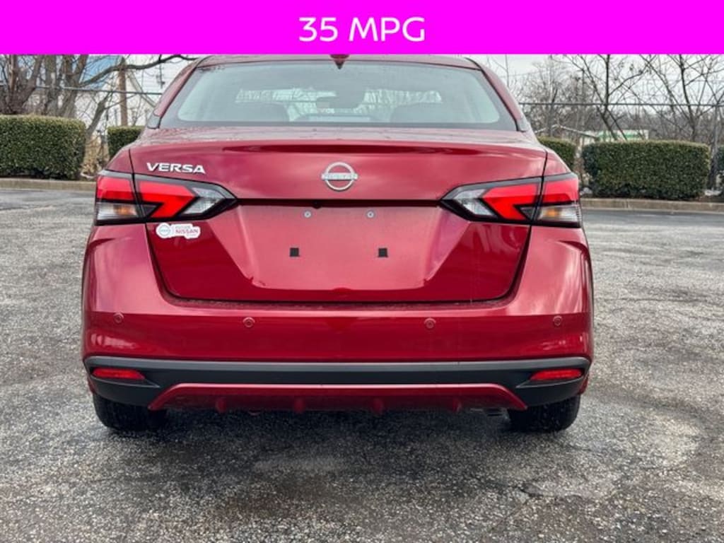 New 2025 Nissan Versa 1.6 SV Sedan
