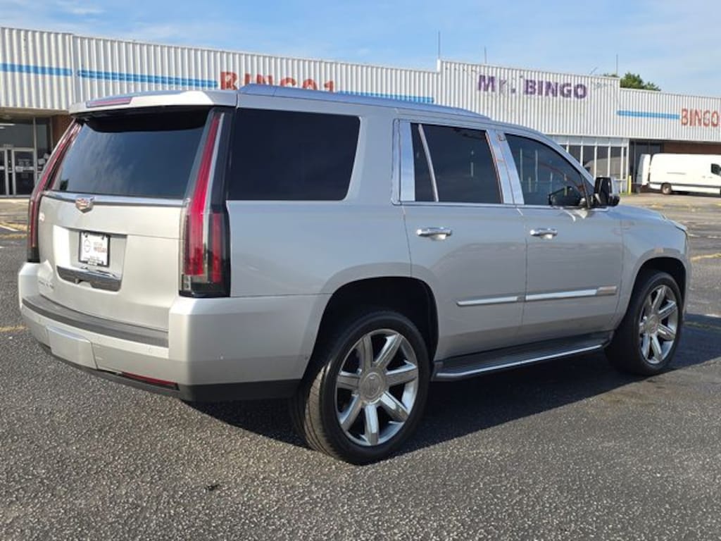 Used 2015 Cadillac Escalade Luxury SUV