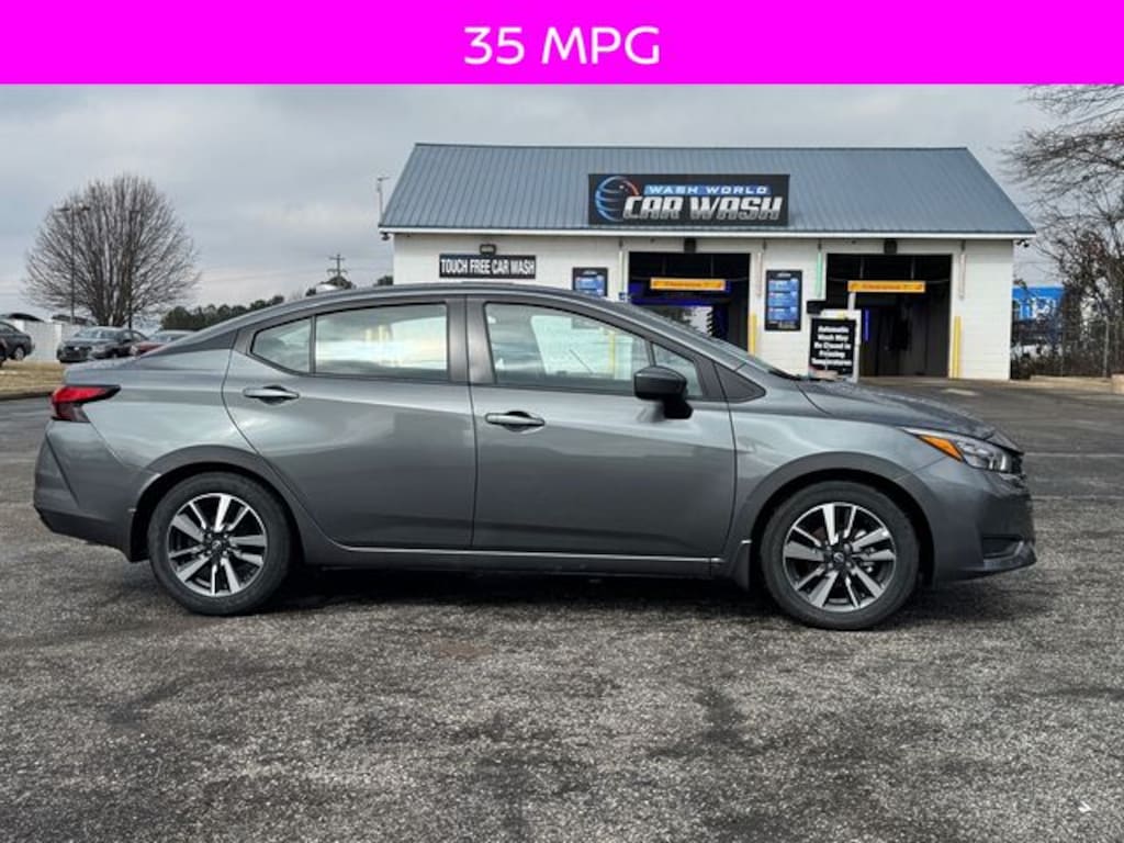 New 2025 Nissan Versa 1.6 SV Sedan