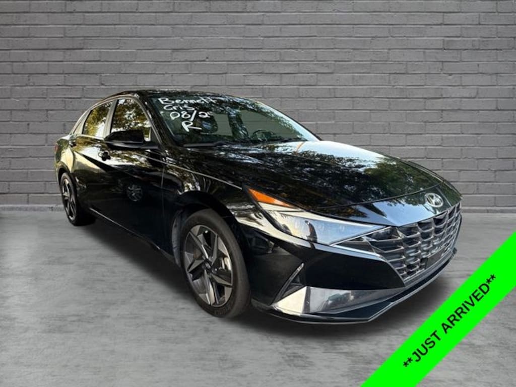 Used 2022 Hyundai Elantra Limited Sedan