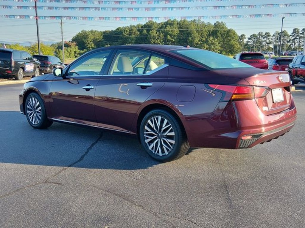 Used 2025 Nissan Altima 2.5 SV Sedan