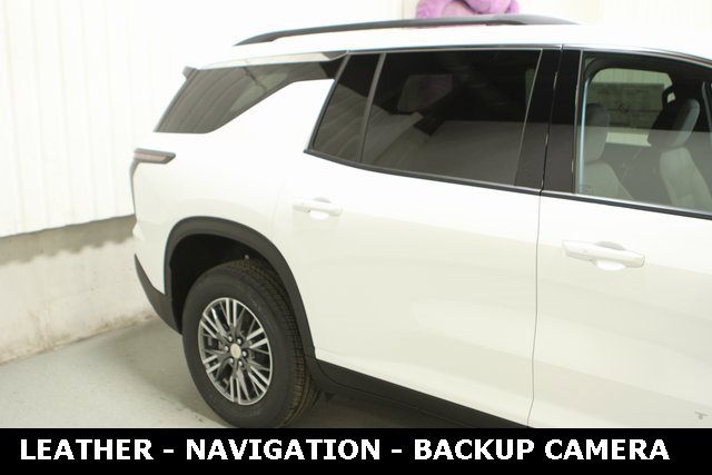 2025 Chevrolet Traverse photo 3